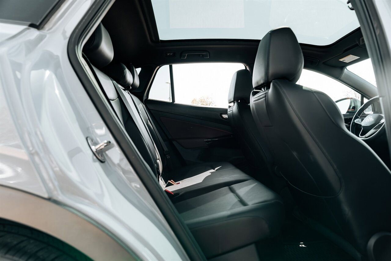 Used 2021 Volkswagen ID.4 Pro S w/ ID.4 Protection Package image 43