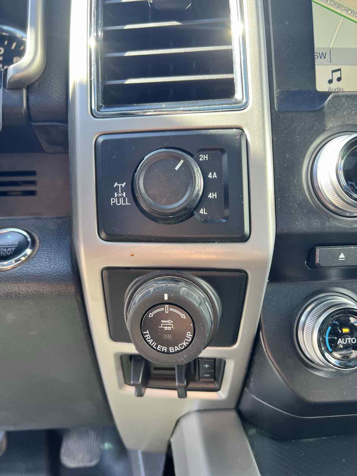 Used 2018 Ford F150 Lariat w/ Equipment Group 502A Luxury AWD/4WD image 18