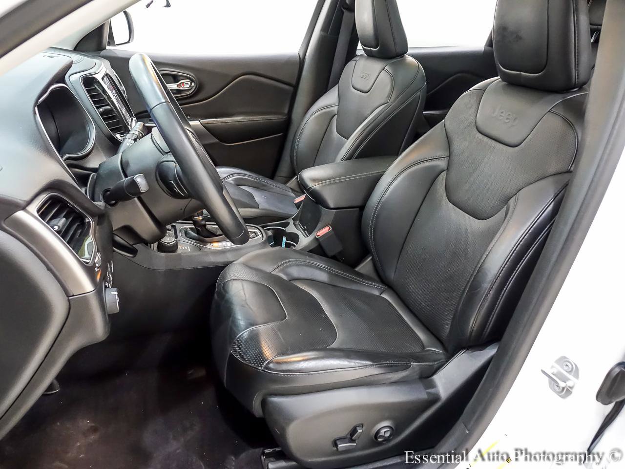 Used 2019 Jeep Cherokee Limited image 13