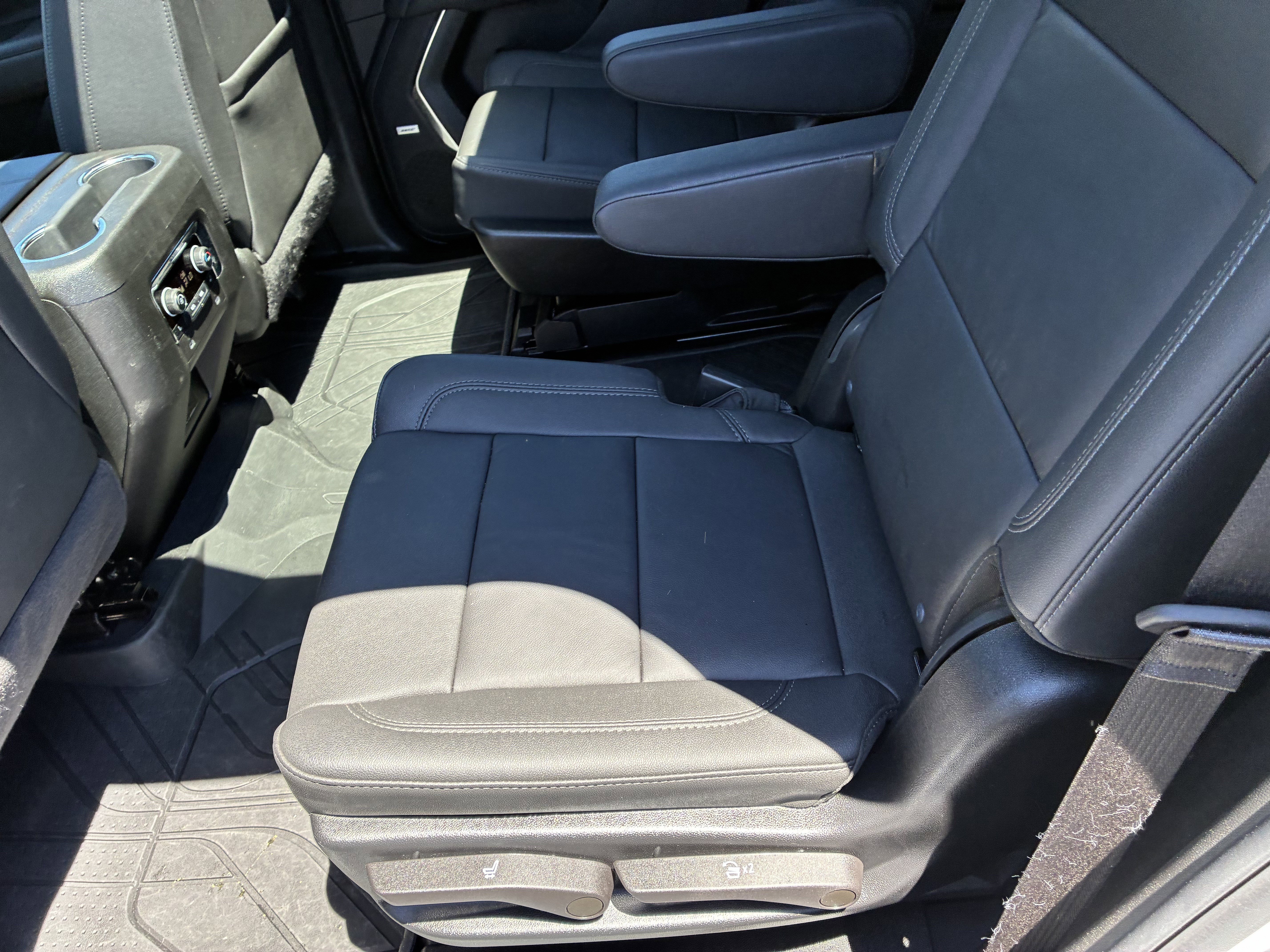 Used 2024 Chevrolet Tahoe Z71 w/ Luxury Package AWD/4WD image 14