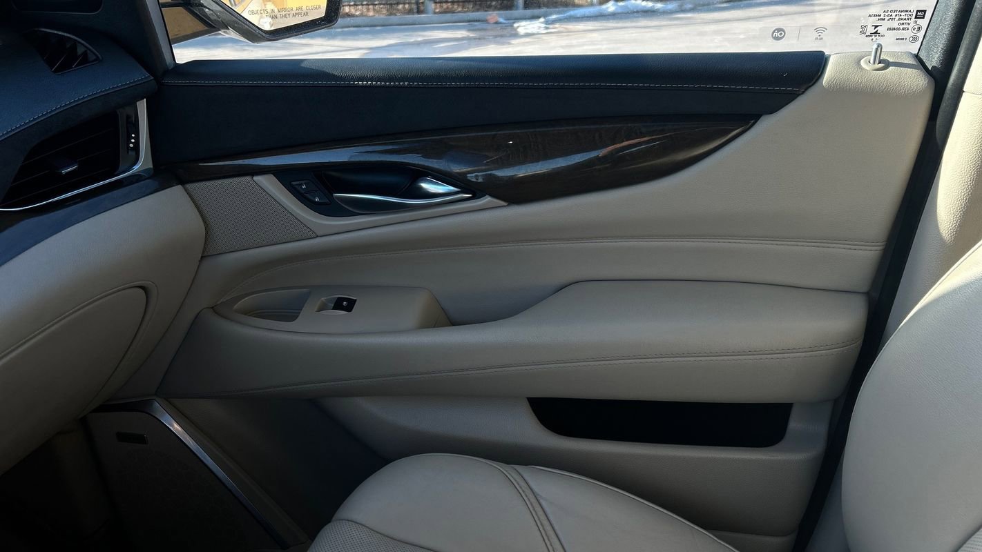 Used 2019 Cadillac Escalade ESV Luxury image 25