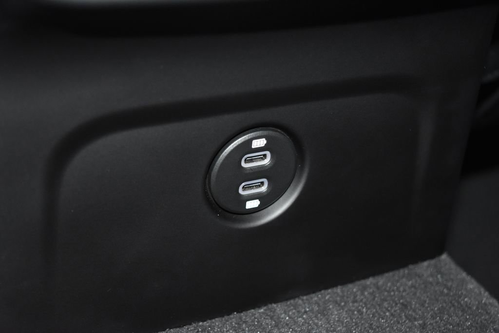Certified 2025 Porsche Macan image 20
