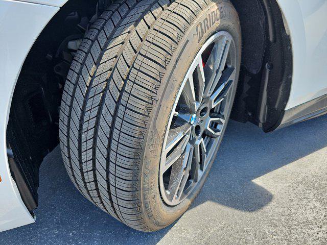 New 2026 BMW 550e xDrive w/ Executive Package image 33