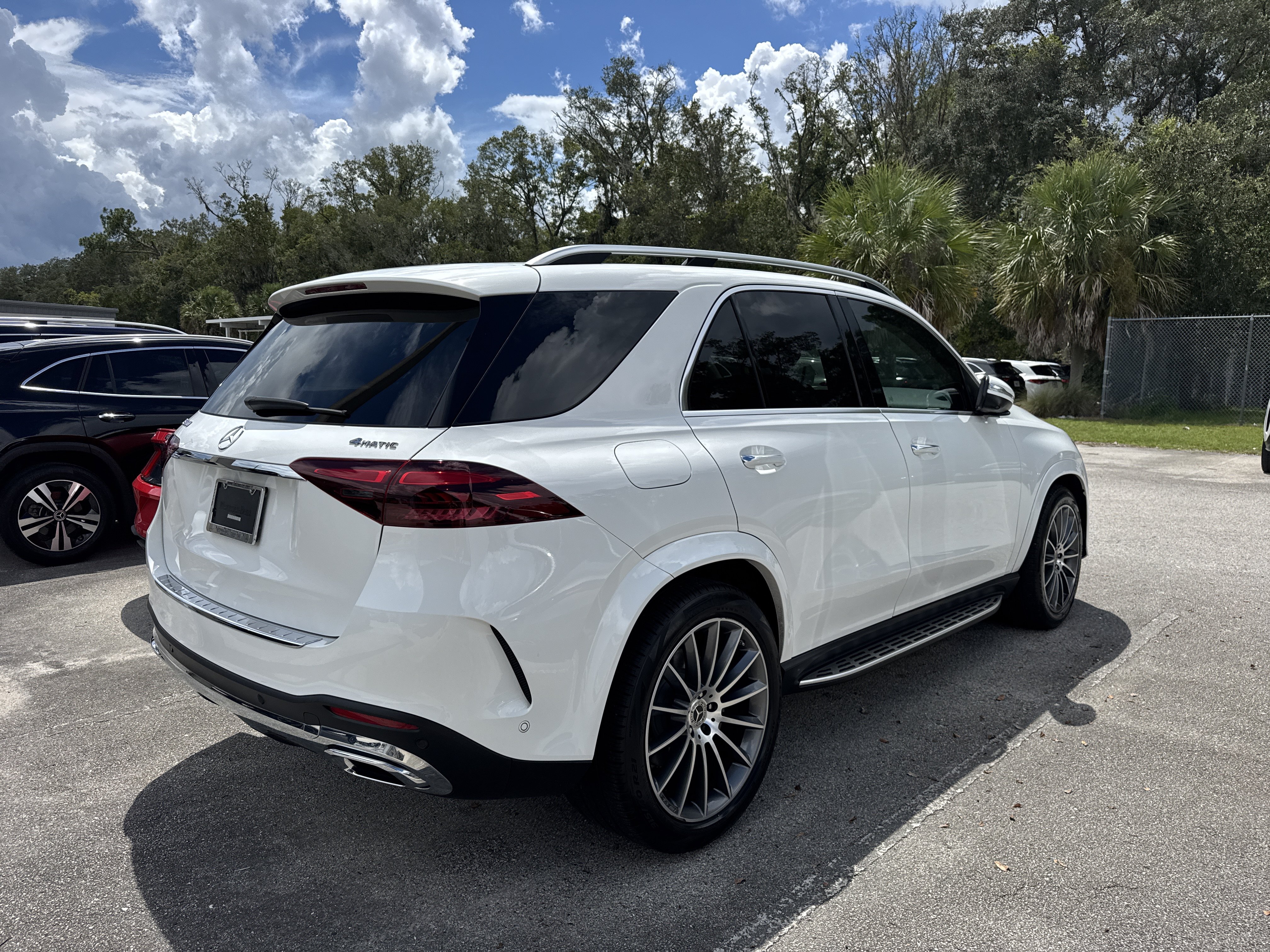 Used 2024 Mercedes-Benz GLE 350 4MATIC image 3
