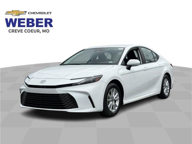 Used 2025 Toyota Camry LE image 1