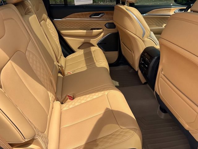 Used 2024 Jeep Grand Cherokee Summit AWD/4WD image 21