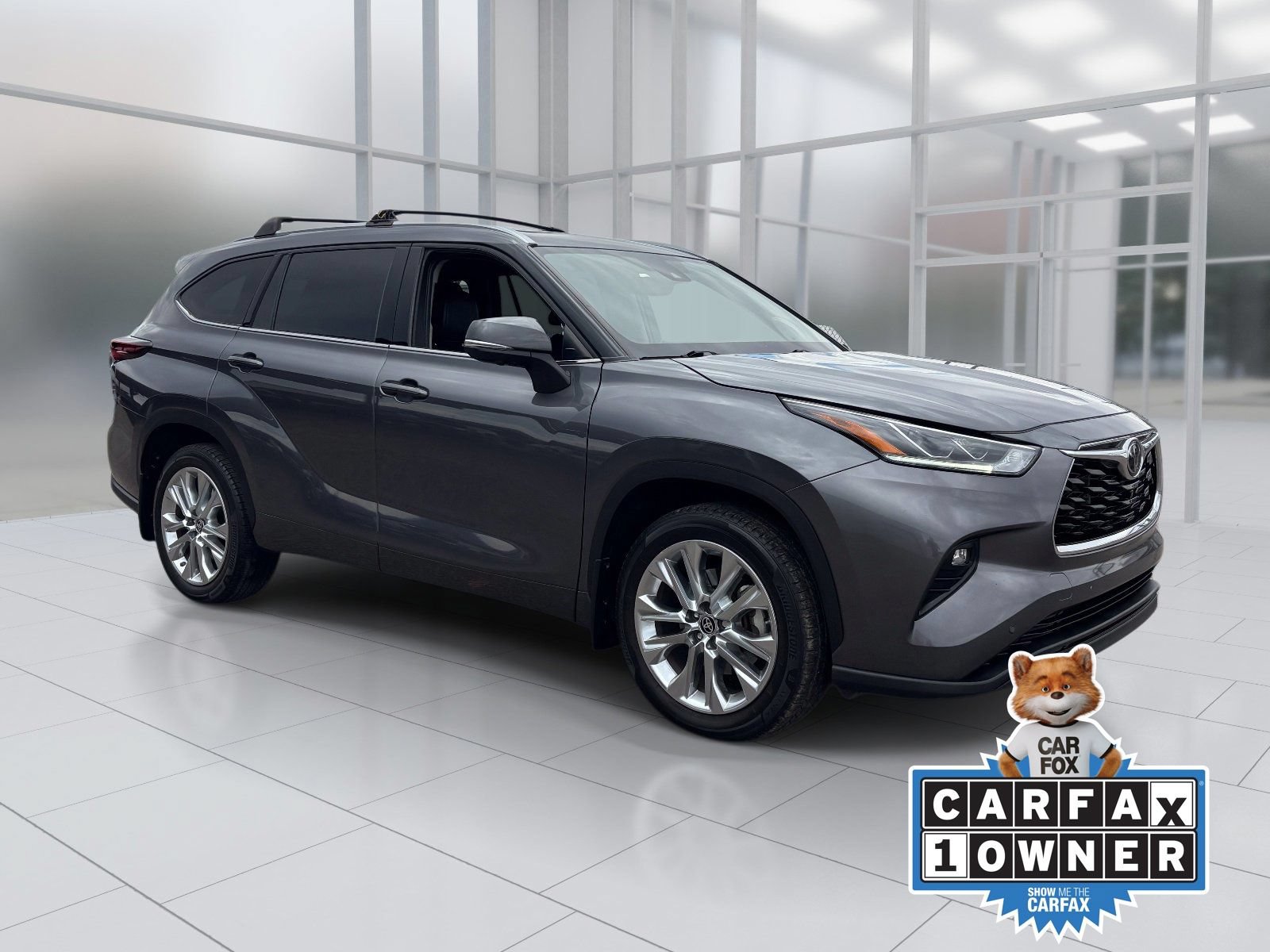 Used 2024 Toyota Highlander Limited FWD image 8