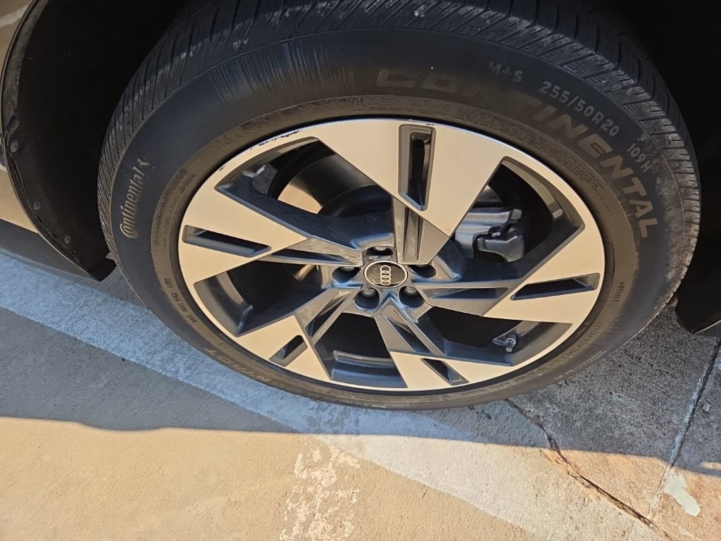 Used 2022 Audi e-tron Premium Plus AWD/4WD image 6