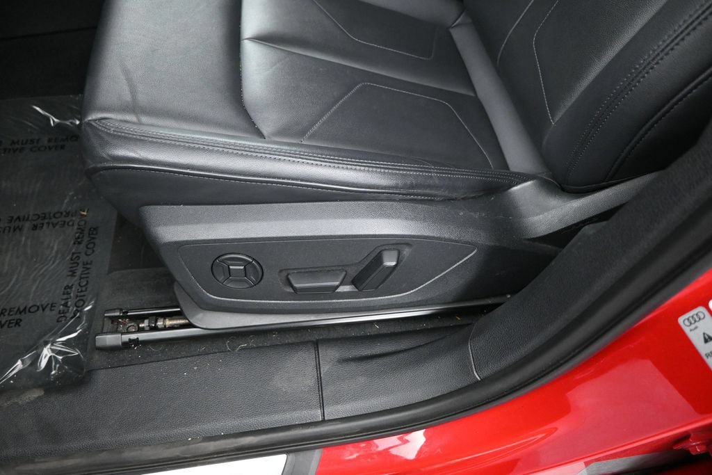 Certified 2025 Audi Q3 2.0T Premium AWD/4WD image 8