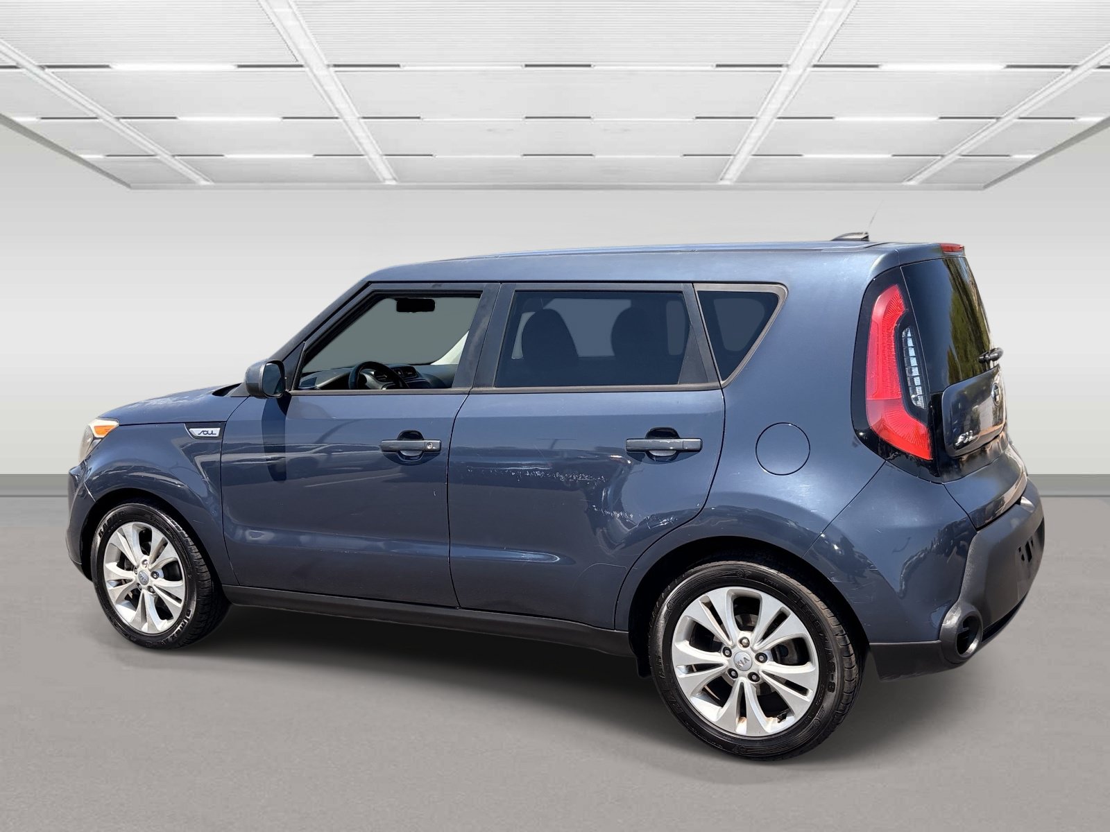 Used 2015 Kia Soul + FWD image 3