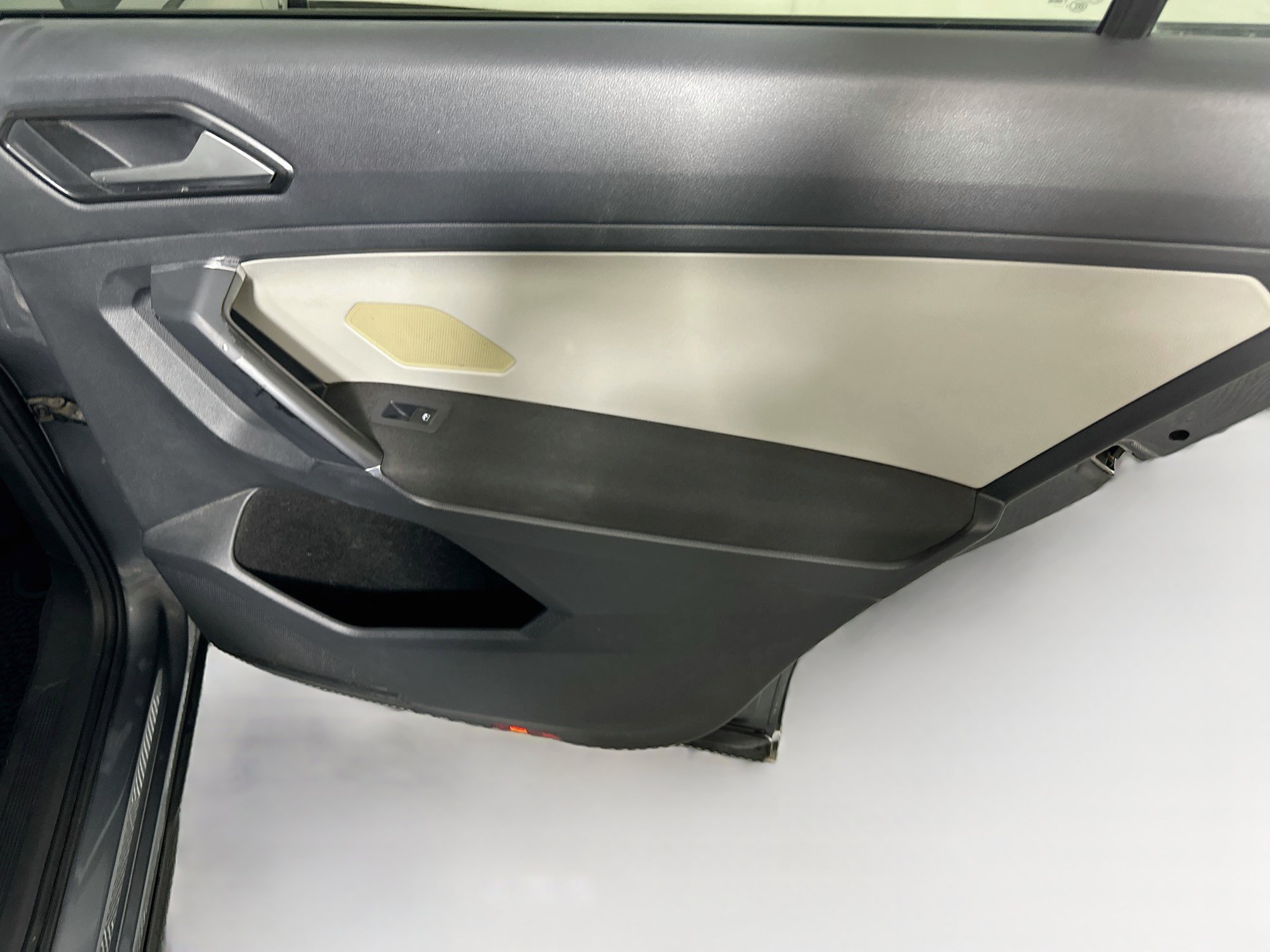 Used 2018 Volkswagen Tiguan S FWD image 26