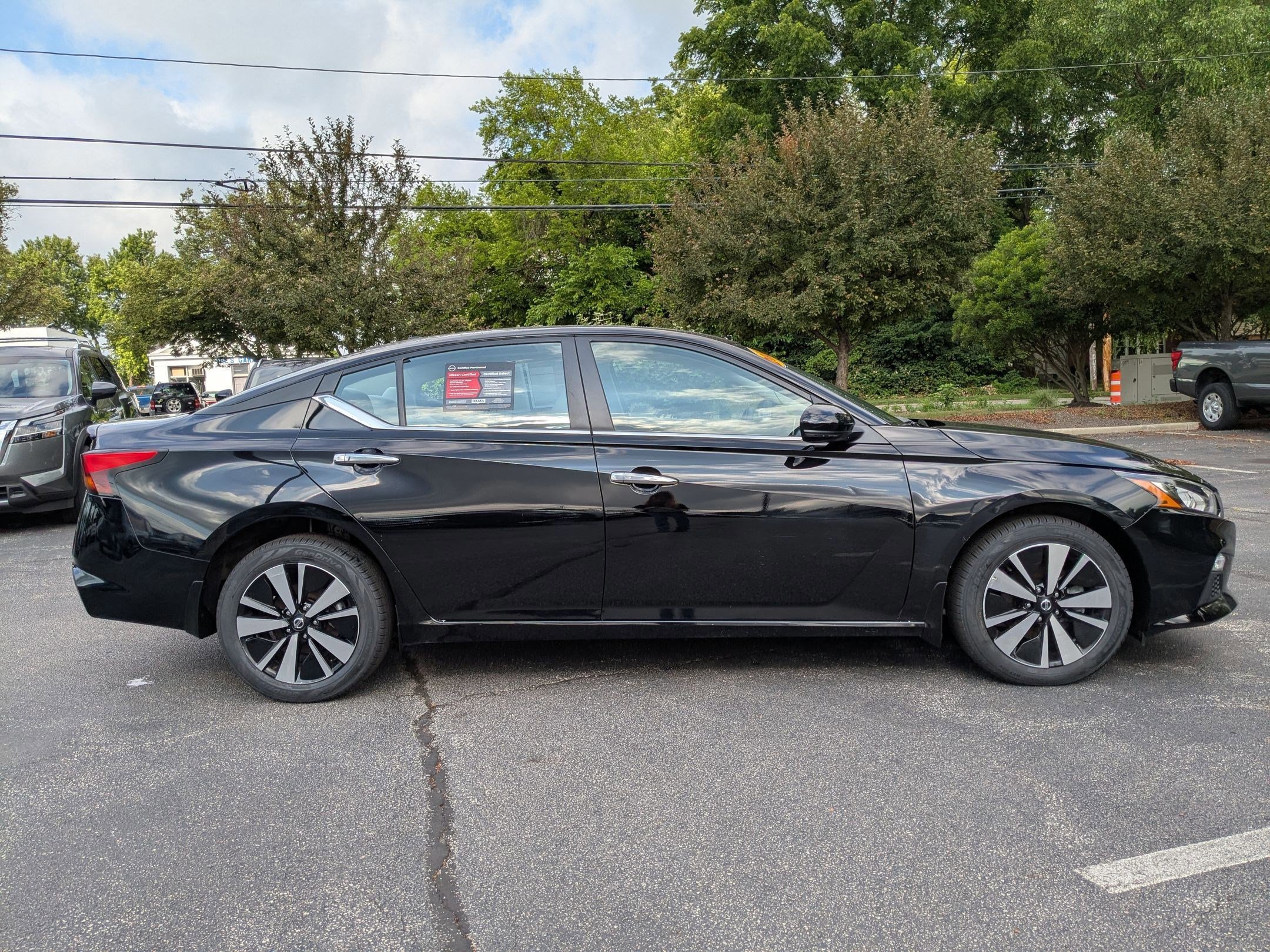 Certified 2022 Nissan Altima 2.5 SV w/ SV Premium Package image 4
