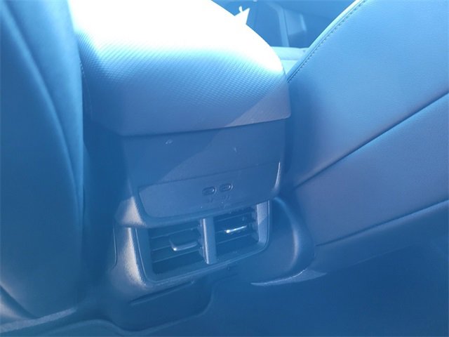 Used 2025 Chevrolet Equinox LT w/ Convenience Package II image 7