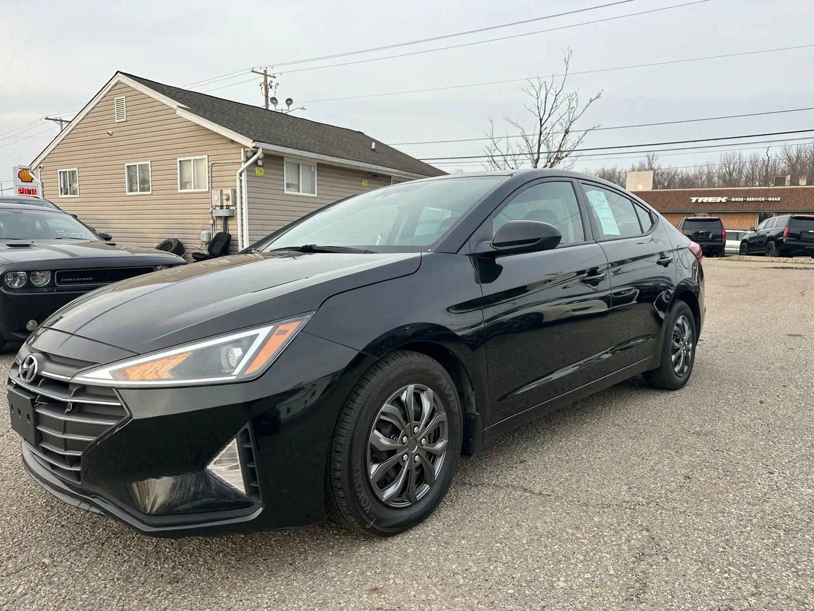 Used 2020 Hyundai Elantra SE w/ Cargo Package (C1) image 2