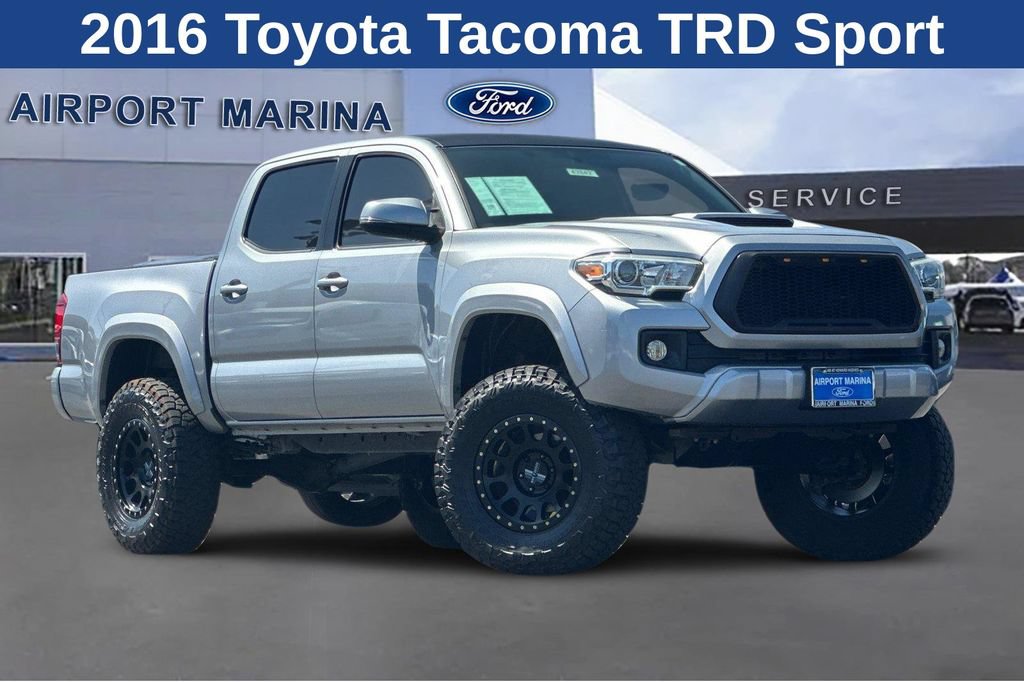 Used 2016 Toyota Tacoma TRD Sport w/ Towing Package RWD image 2