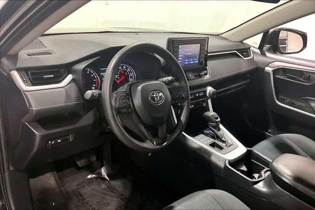 Used 2019 Toyota RAV4 LE AWD/4WD image 21