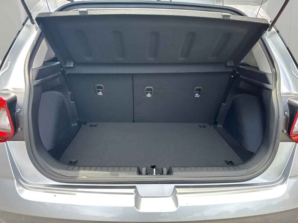 Used 2025 Hyundai Venue SEL image 15