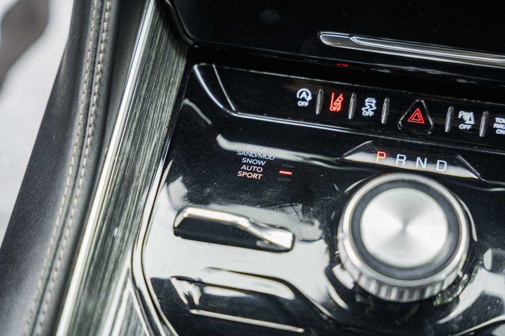 Used 2022 Jeep Wagoneer Series III image 30