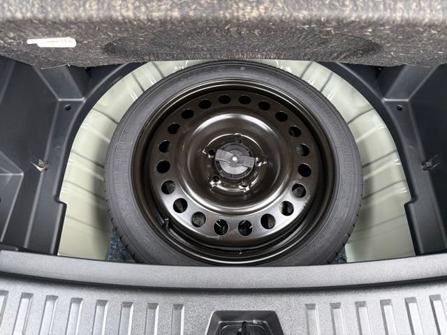 Used 2025 Chevrolet Equinox LT w/ Safety and Technology Package FWD image 16