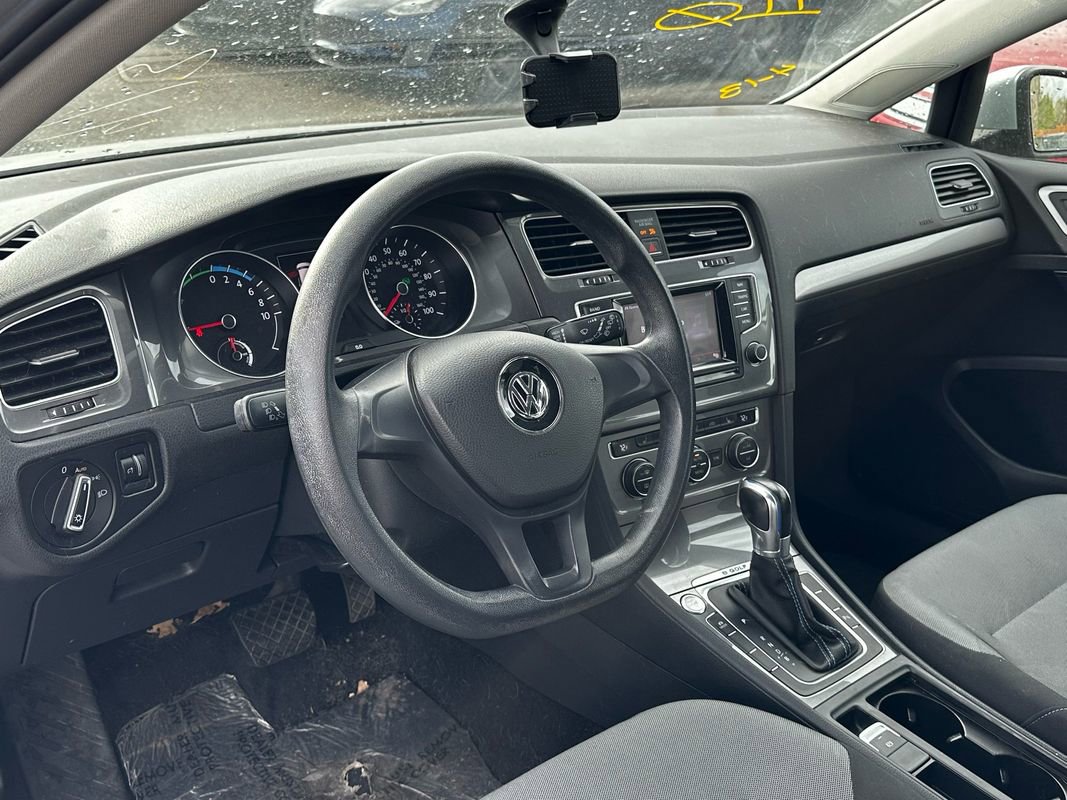 Used 2015 Volkswagen e-Golf Limited Edition image 2