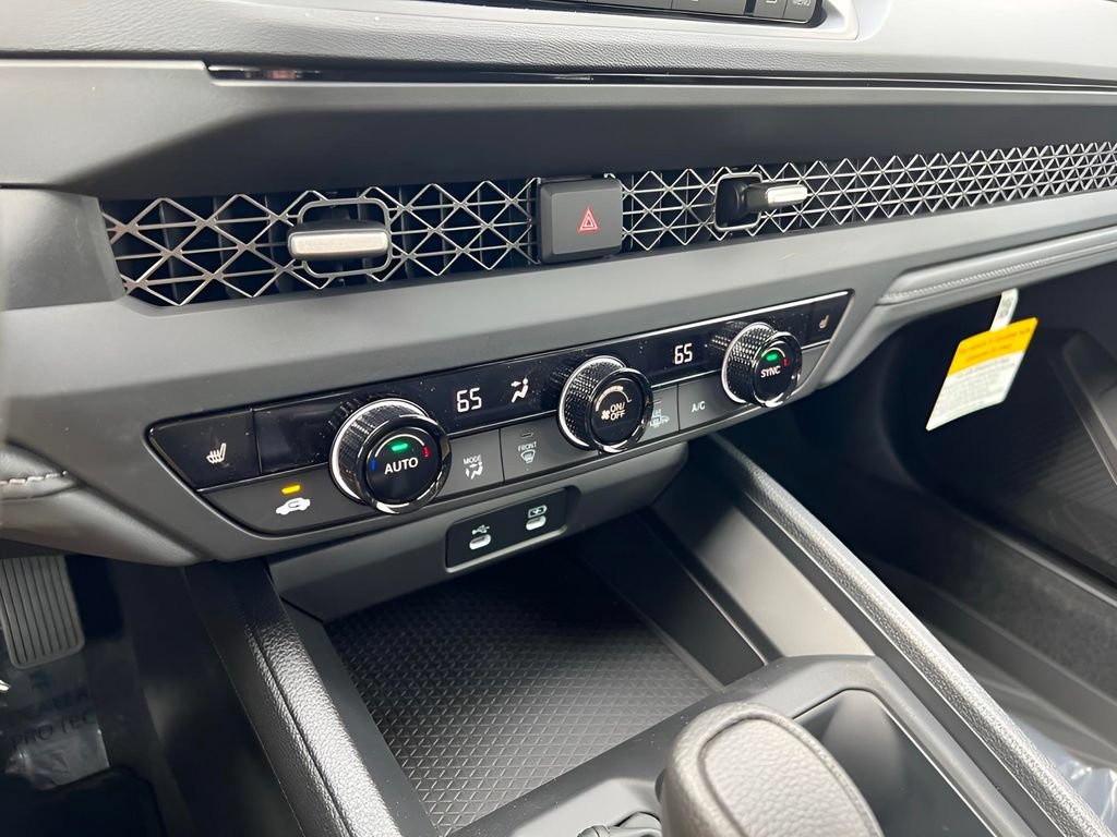 Certified 2025 Honda Accord SE image 19