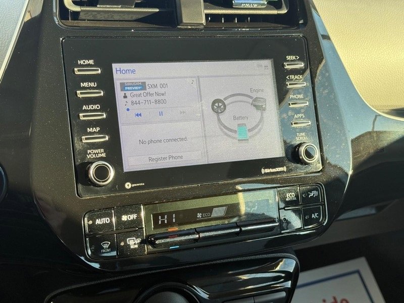 Used 2022 Toyota Prius XLE image 18