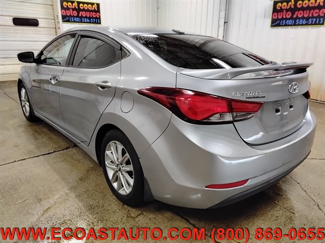 Used 2016 Hyundai Elantra SE w/ Option Group 02 FWD image 6