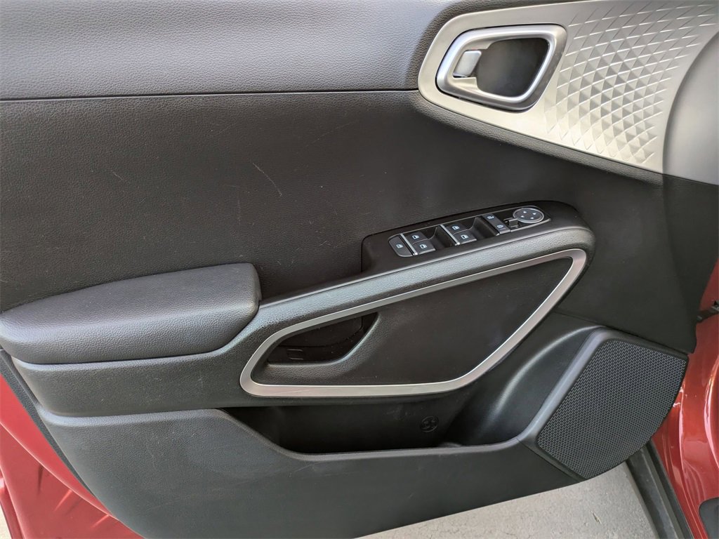 Used 2024 Kia Soul LX w/ Option Group 015 image 15