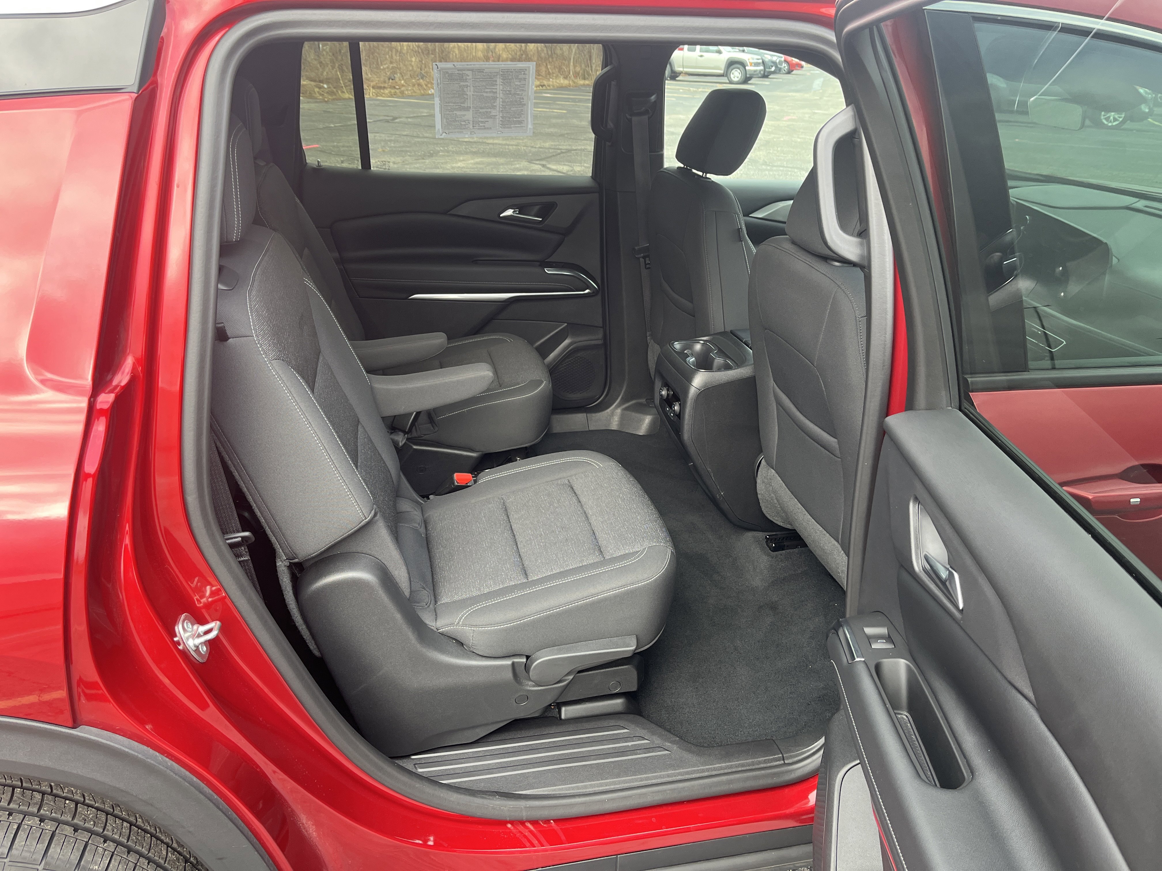 Used 2024 Chevrolet Traverse LT FWD image 15