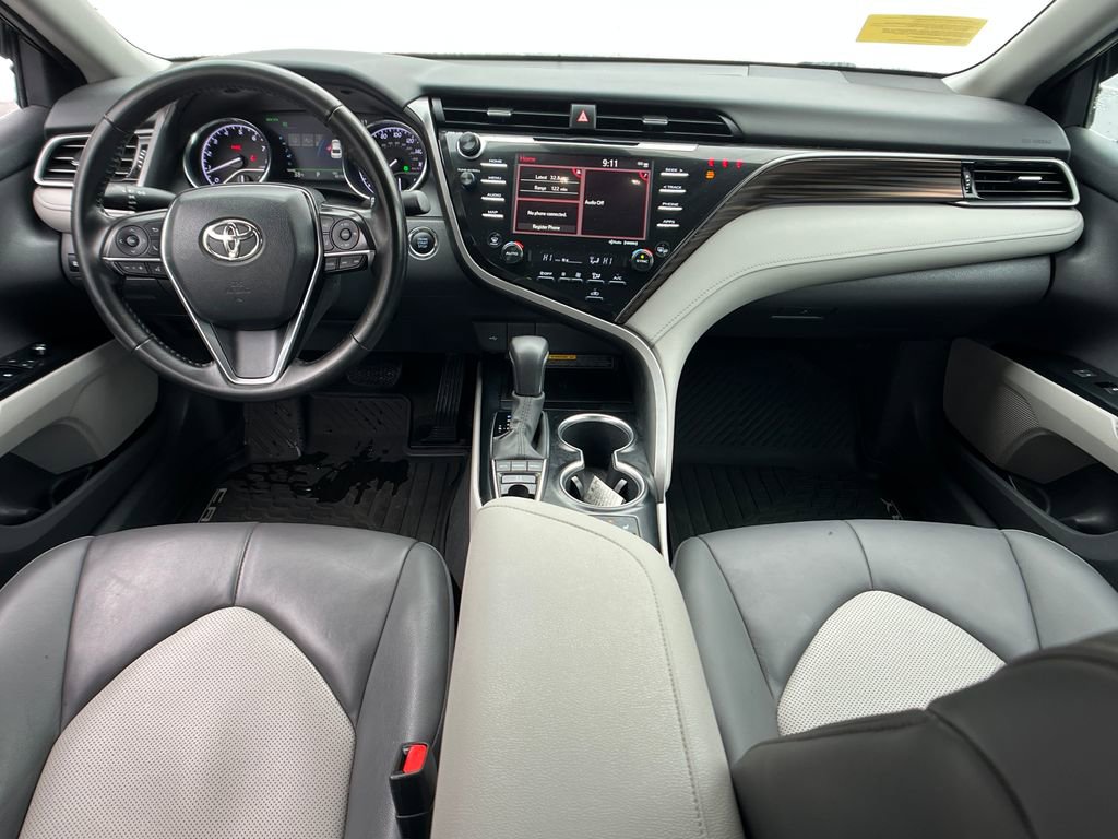 Used 2020 Toyota Camry XLE image 13