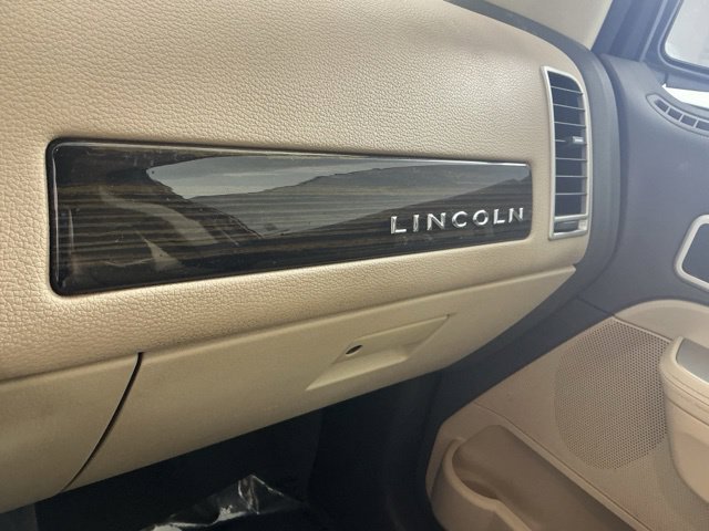 Used 2010 Lincoln MKX 2WD image 30