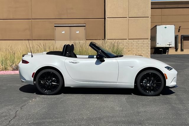 New 2026 MAZDA MX-5 Miata Club w/ Interior Package RWD image 3