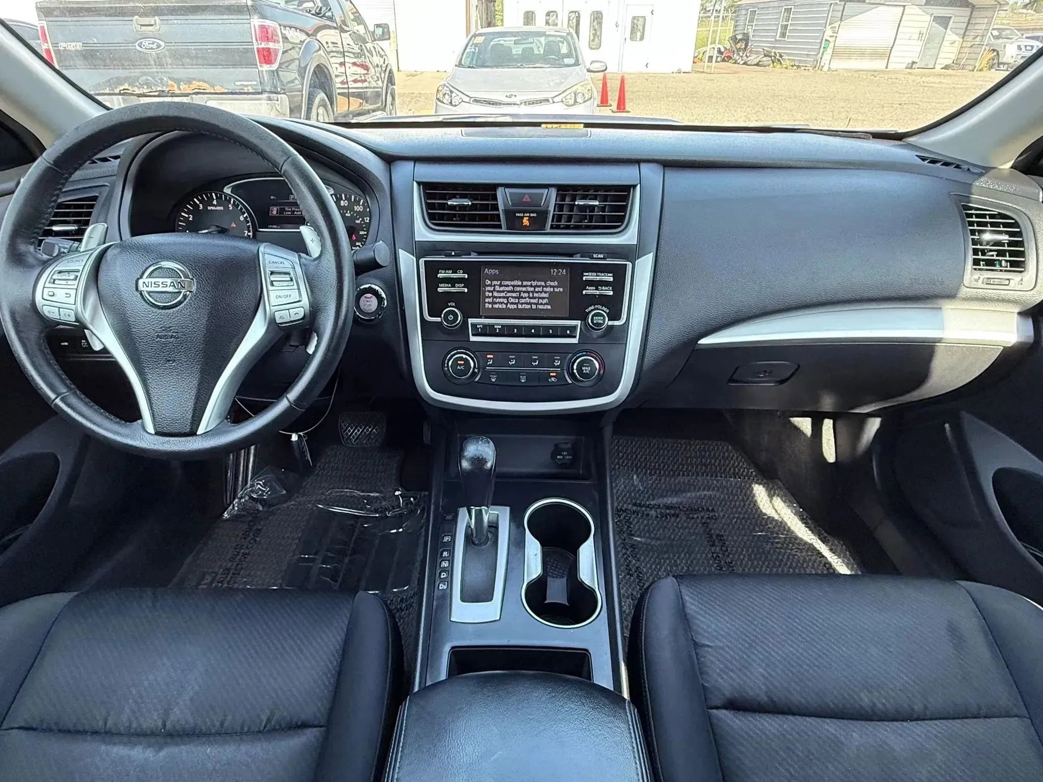 Used 2016 Nissan Altima 2.5 SR FWD image 3