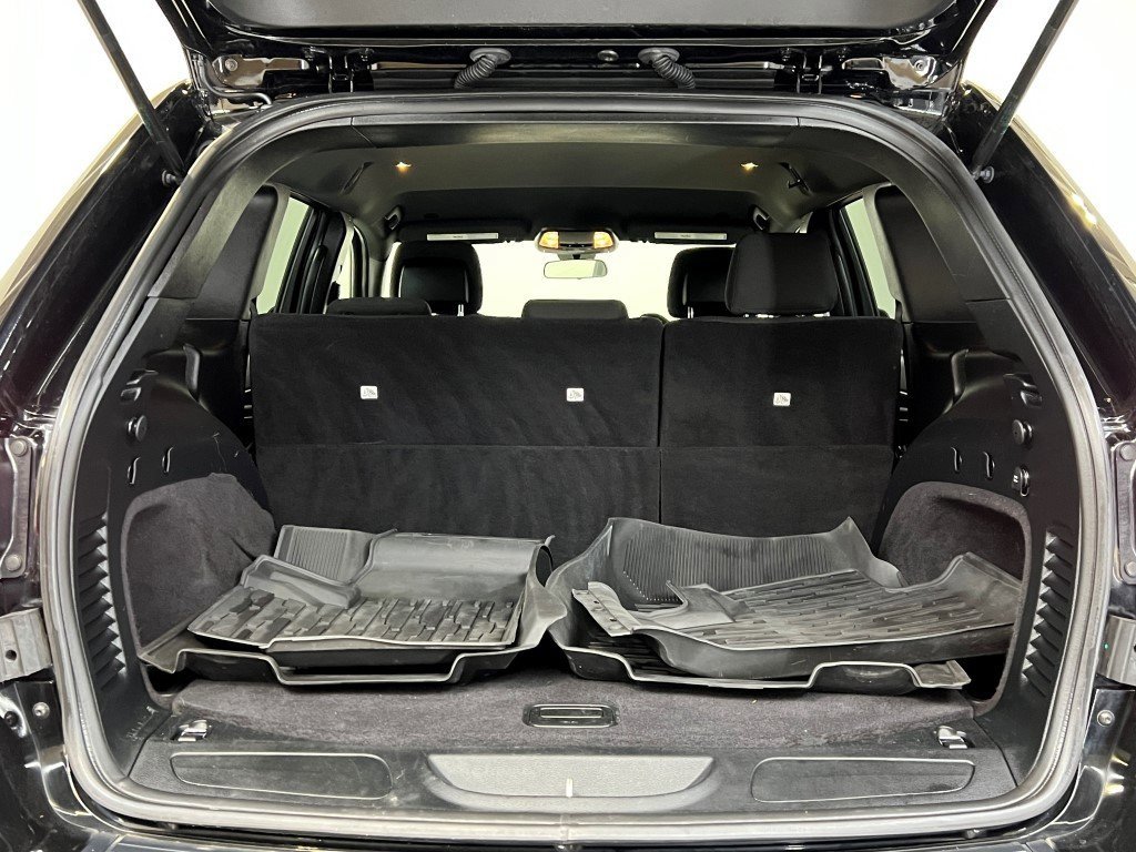 Certified 2020 Jeep Grand Cherokee Laredo image 11