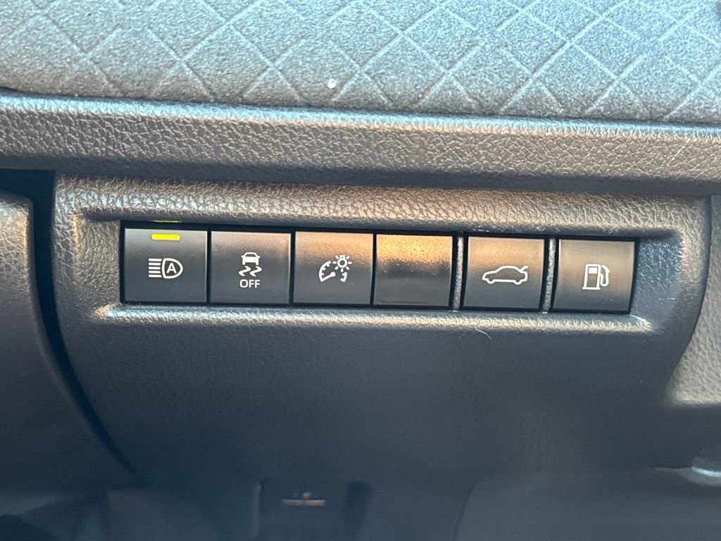 Used 2025 Toyota Camry XLE image 30