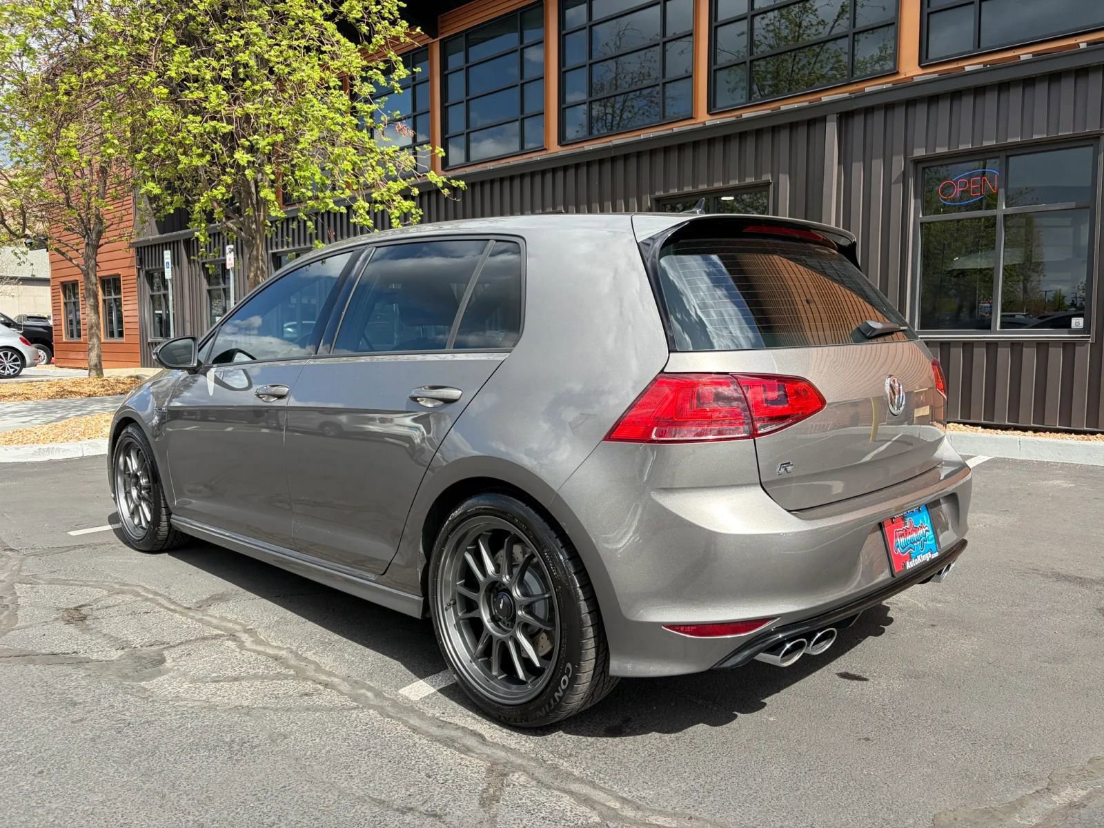 Used 2016 Volkswagen Golf R 4-Door AWD/4WD image 3