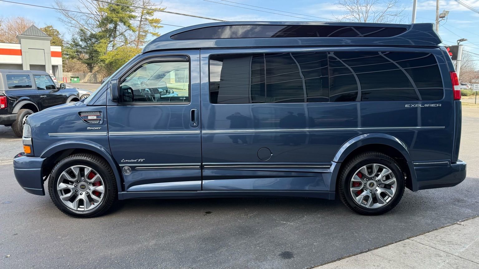 Used 2023 Chevrolet Express 2500 RWD image 6