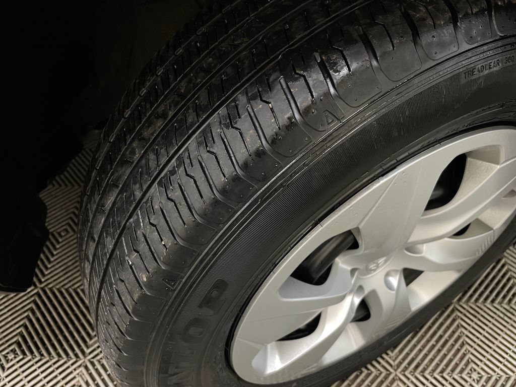 Used 2019 Toyota RAV4 LE w/ All Weather Liner Package AWD/4WD image 46
