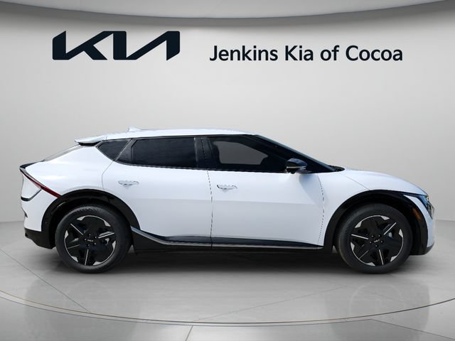 New 2026 Kia EV6 Wind RWD image 2