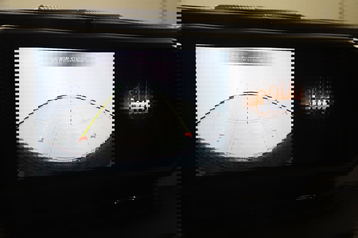 Used 2024 Jeep Wrangler Willys image 9