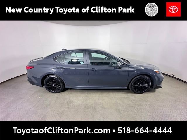 Used 2025 Toyota Camry SE w/ Convenience Package image 2