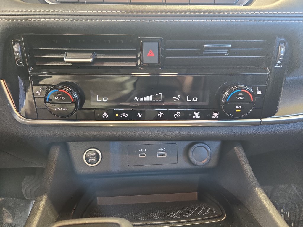 Used 2021 Nissan Rogue SV AWD/4WD image 26