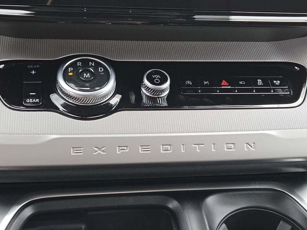 New 2026 Ford Expedition Max Active RWD image 17