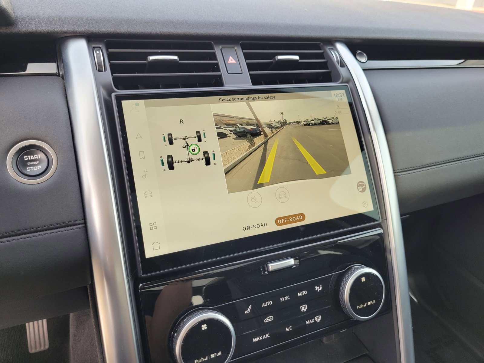 Used 2024 Land Rover Discovery S image 17