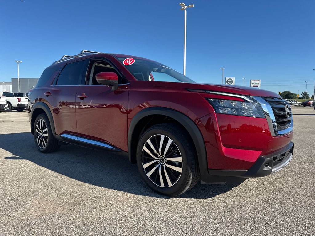 Used 2025 Nissan Pathfinder Platinum w/ Cargo Package AWD/4WD image 9