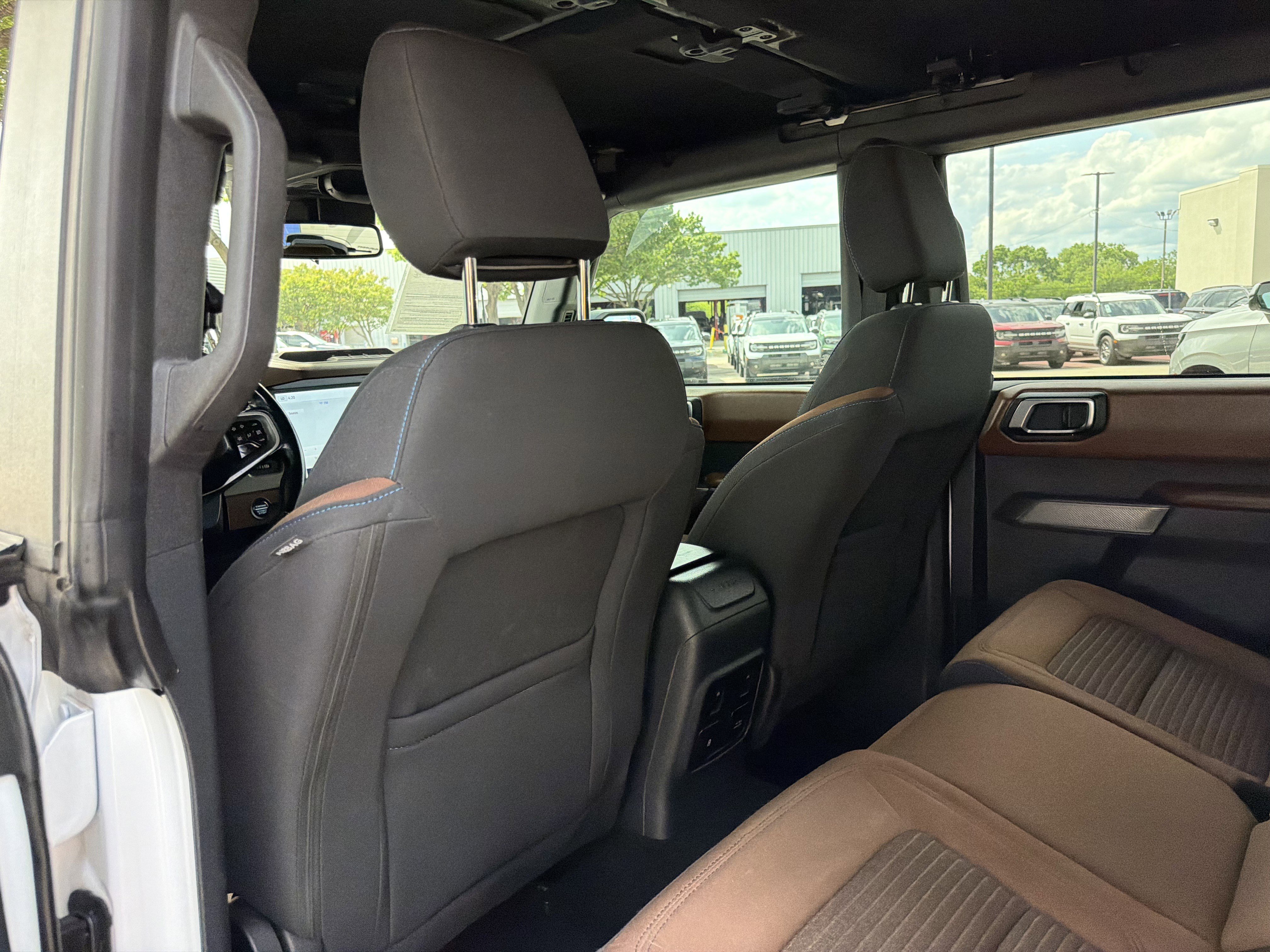 Used 2022 Ford Bronco Outer Banks AWD/4WD image 13