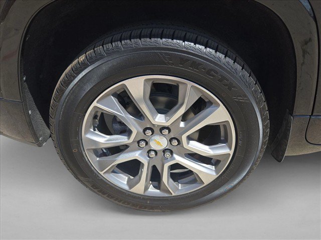 Used 2019 Chevrolet Traverse Premier w/ Driver Confidence II Package FWD image 25