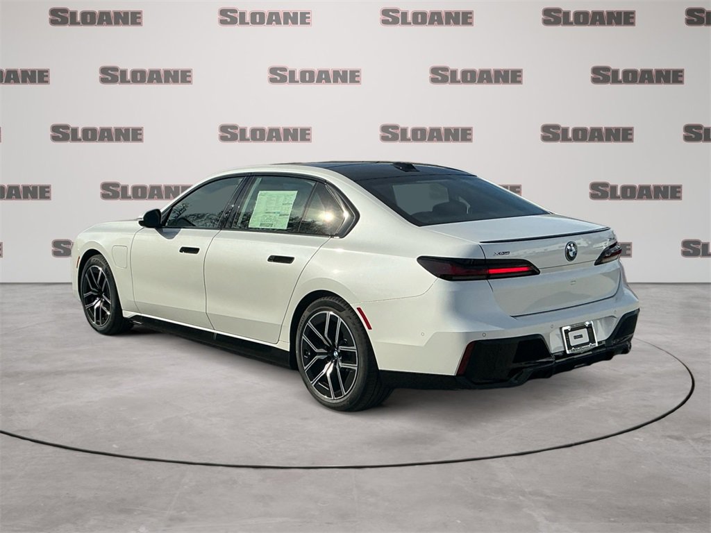 New 2026 BMW 750e xDrive image 3