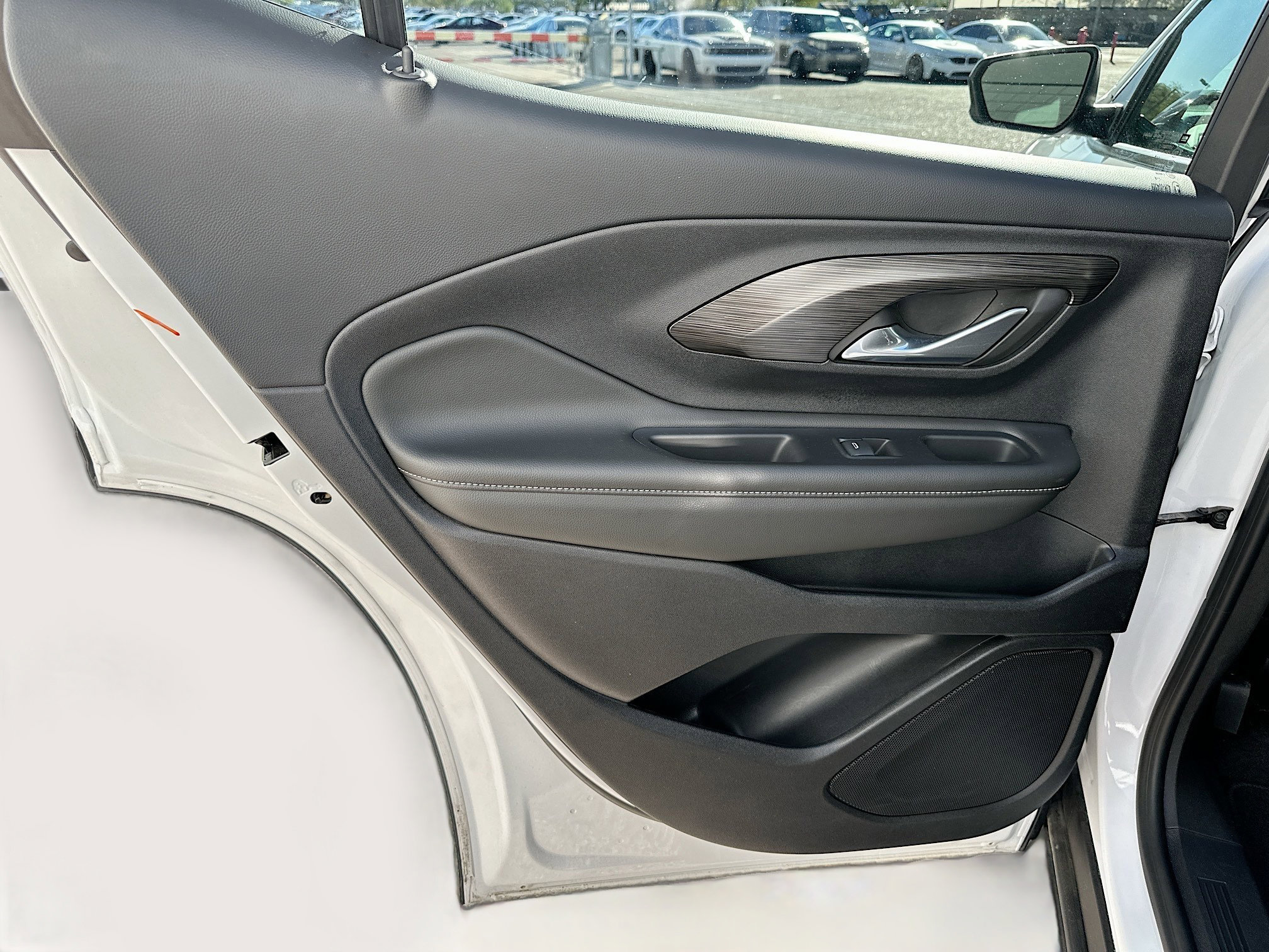 Used 2024 GMC Terrain SLE image 24