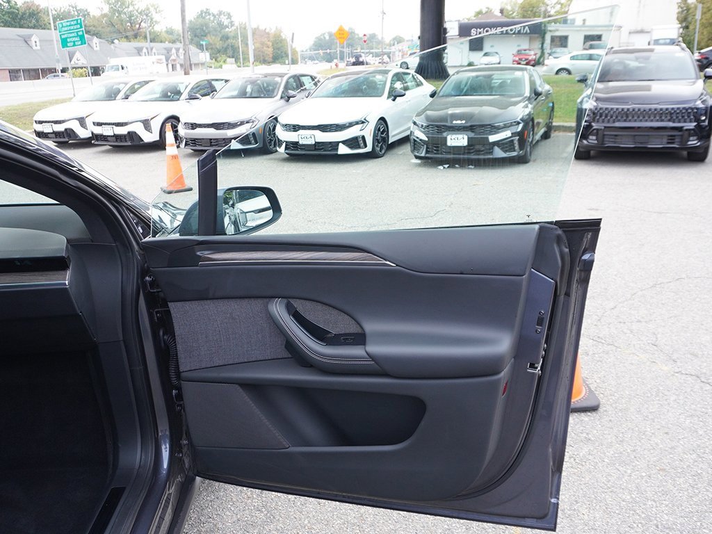 Used 2022 Tesla Model X image 28